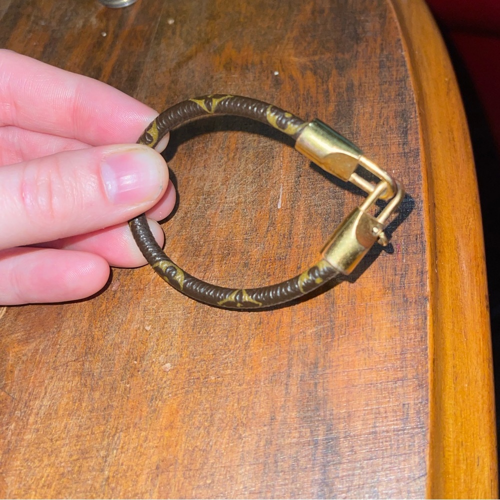 Louis Vuitton XS bracelet